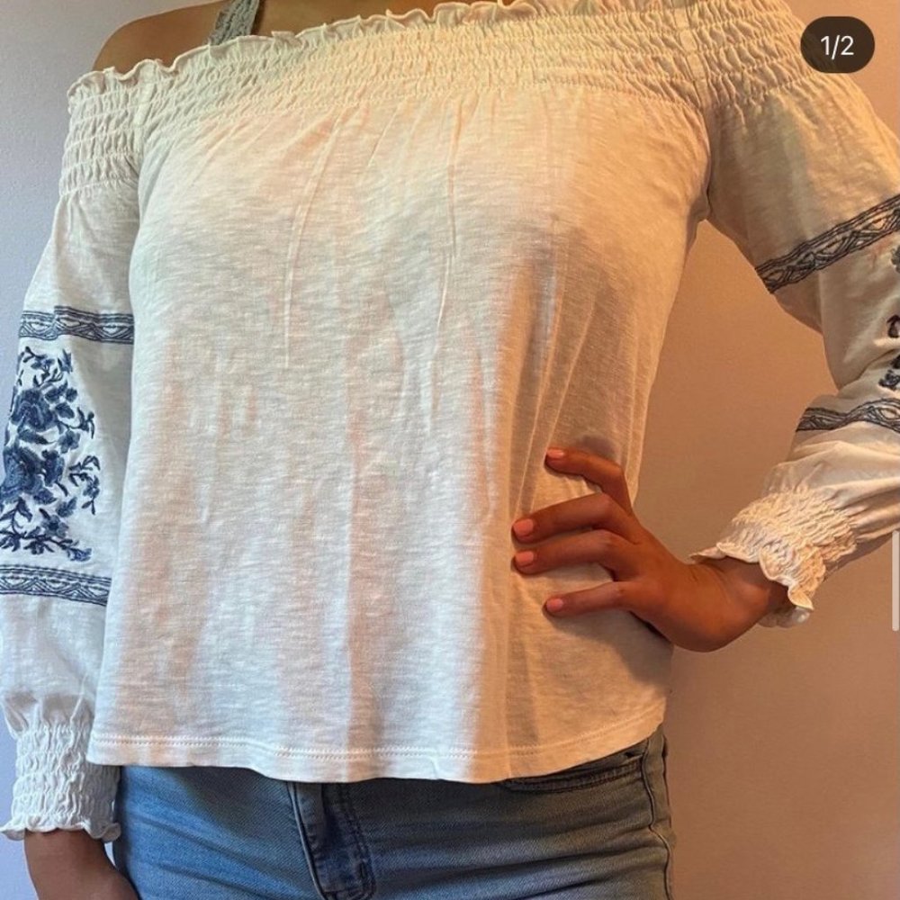American Eagle top